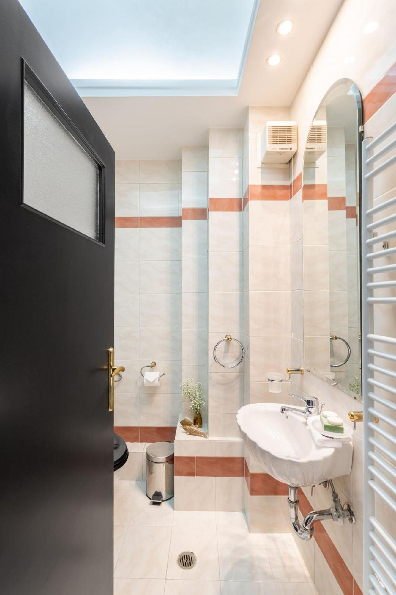 Fresh Detailed Stylish Apartment At Acropolis Ateny Zewnętrze zdjęcie